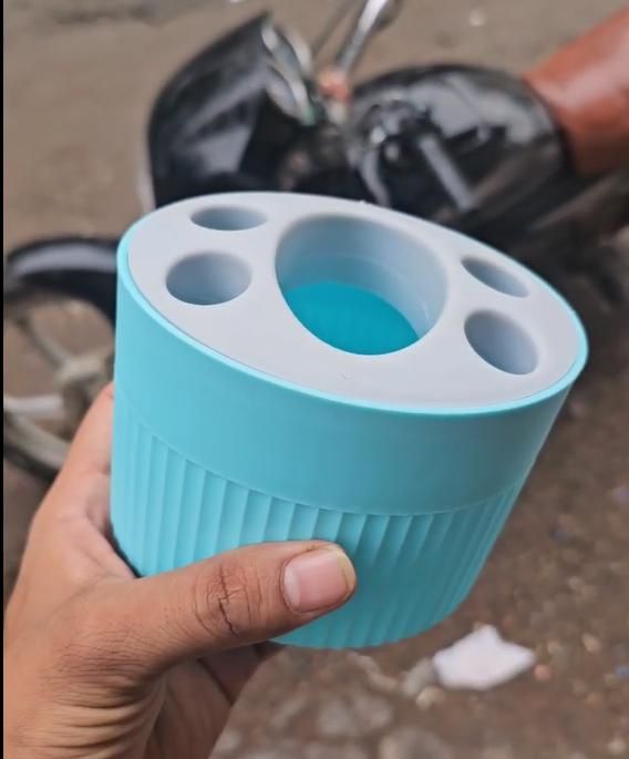 Multiple Holder